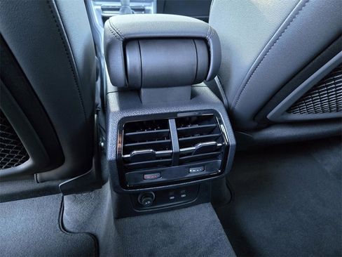 New 2025 Audi Q3 2.0T Premium image 11