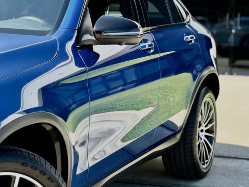 Used 2023 Mercedes-Benz GLC 300 4MATIC Coupe image 5