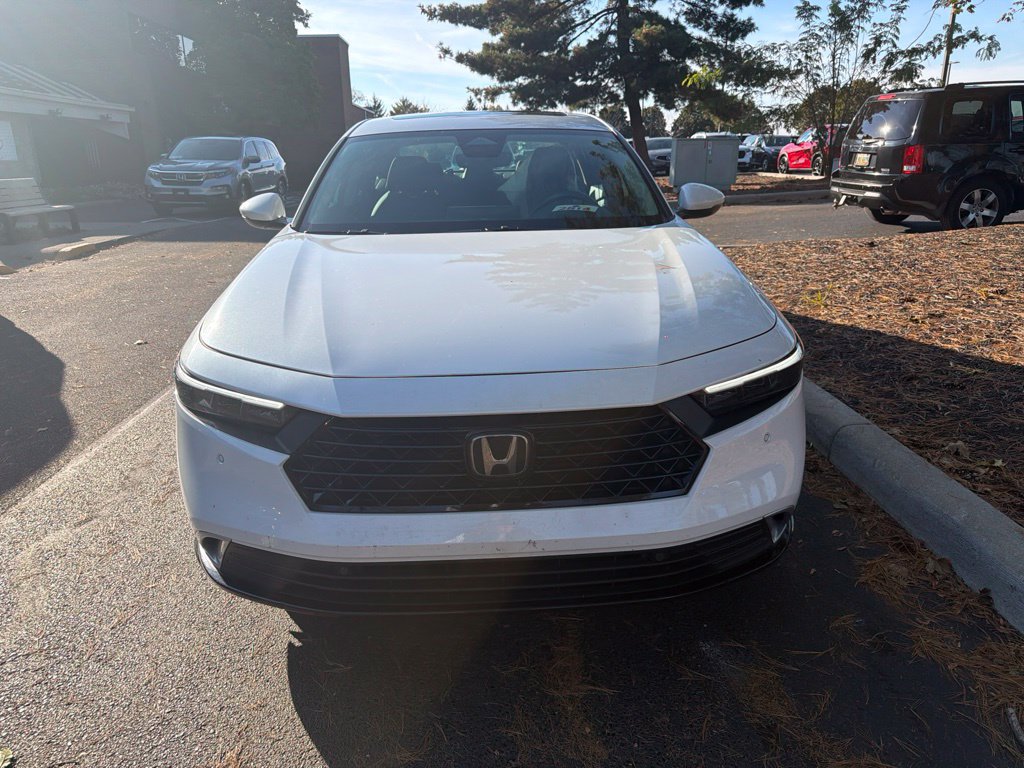 Used 2024 Honda Accord Touring image 3