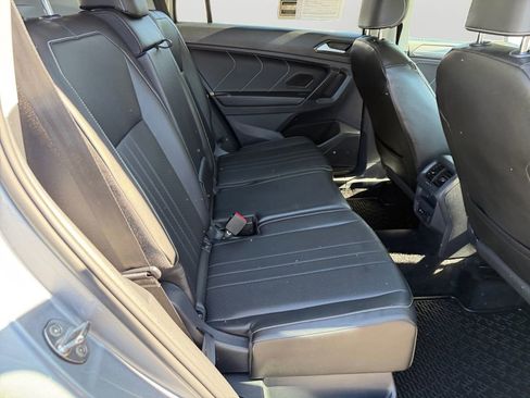 Used 2022 Volkswagen Tiguan SE AWD/4WD image 13