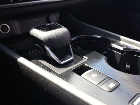 Used 2023 Nissan Rogue SV image 31