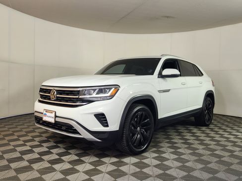 Used 2022 Volkswagen Atlas Cross Sport SE image 3