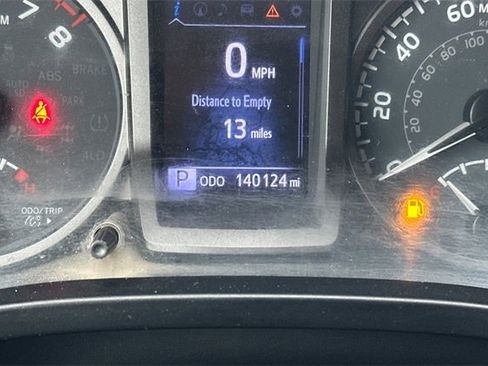 Used 2020 Toyota Tacoma TRD Off-Road image 28