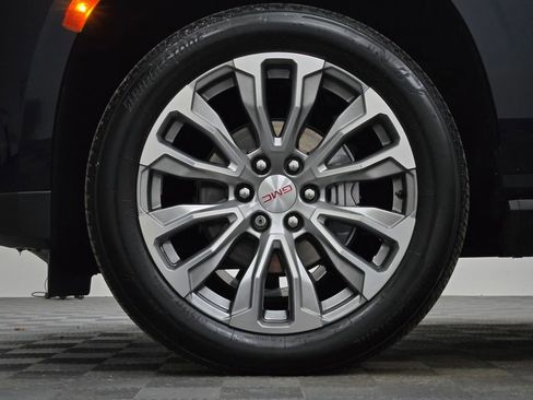 Used 2021 GMC Yukon Denali w/ Denali Premium Package image 25