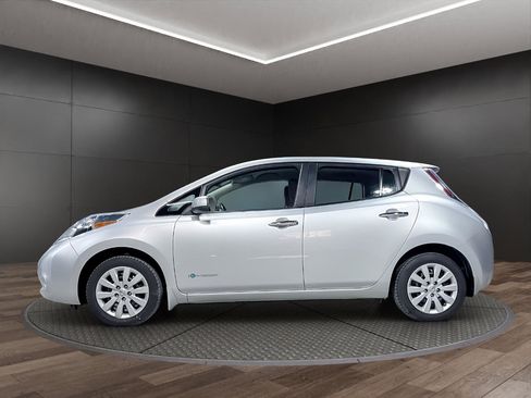 Used 2015 Nissan Leaf S w/ Charge Package FWD image 5