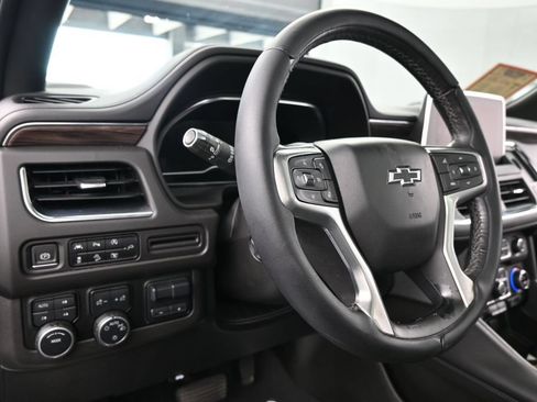 Used 2022 Chevrolet Suburban Z71 w/ Luxury Package AWD/4WD image 16