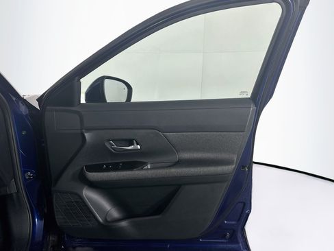 Used 2025 Nissan Kicks SV FWD image 31