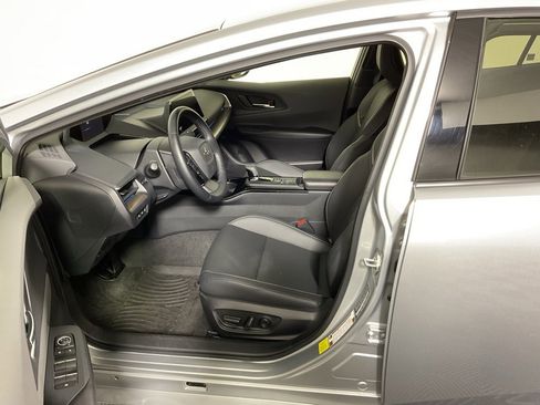 Used 2023 Toyota Prius XLE image 19
