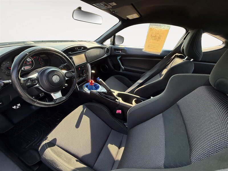 Used 2017 Toyota 86 RWD image 10