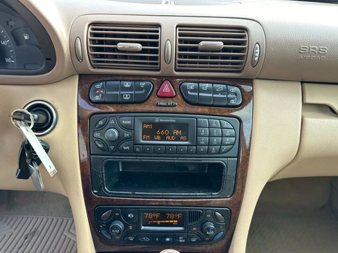 Used 2001 Mercedes-Benz C 320 Sedan image 22