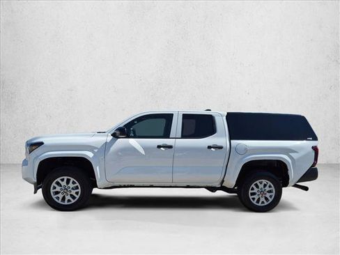 Used 2025 Toyota Tacoma SR AWD/4WD image 8