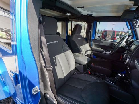 Used 2016 Jeep Wrangler Unlimited Rubicon w/ Connectivity Group image 23