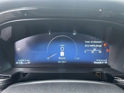 Used 2024 Lincoln Corsair AWD w/ Equipment Group 101A image 2