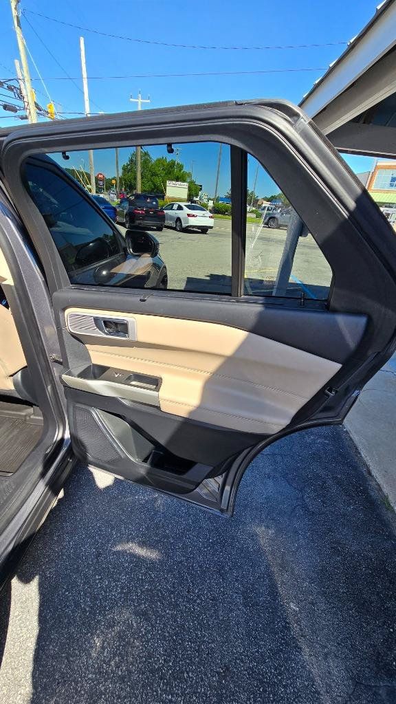 Used 2021 Ford Explorer Limited w/ Equipment Group 301A RWD image 27