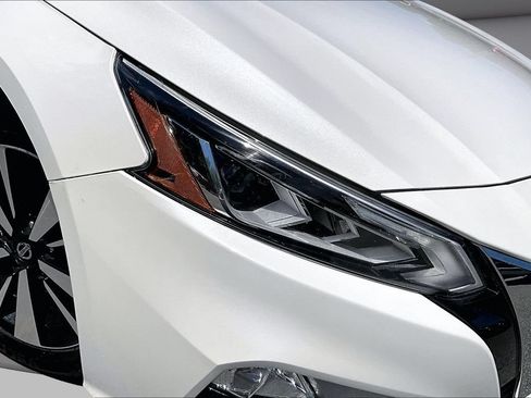 Used 2020 Nissan Altima 2.5 SL FWD image 31