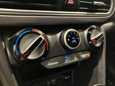 Used 2020 Hyundai Kona SE image 32