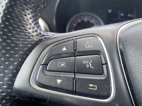 Used 2017 Mercedes-Benz GLC 300 4MATIC Coupe image 12