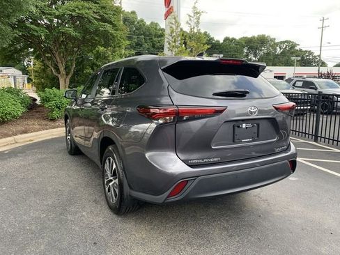 Certified 2024 Toyota Highlander XLE AWD/4WD image 6