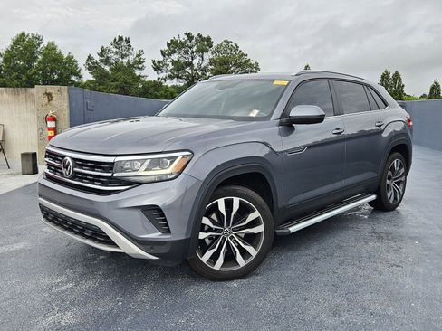 Used 2021 Volkswagen Atlas Cross Sport SE w/ Panoramic Sunroof Package FWD image 1