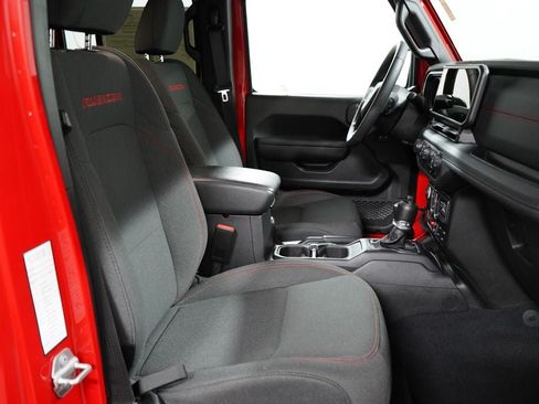 Used 2025 Jeep Wrangler Unlimited Rubicon AWD/4WD image 21
