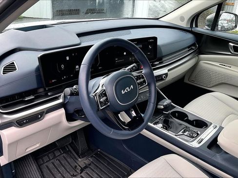 Used 2026 Kia Carnival SX Prestige FWD image 4