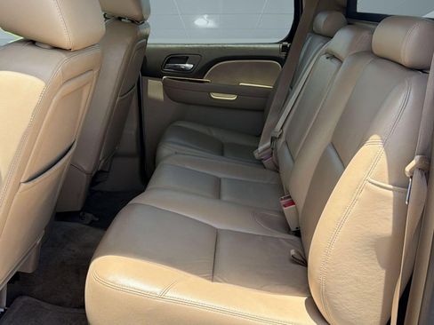 Used 2012 Chevrolet Avalanche LTZ RWD image 18