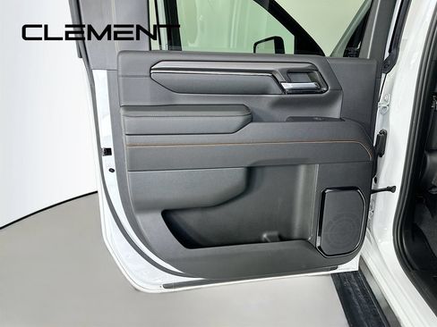 Used 2024 GMC Sierra 3500 AT4 w/ AT4 Premium Plus Package AWD/4WD image 32