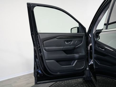 Used 2025 Honda Pilot Elite image 10
