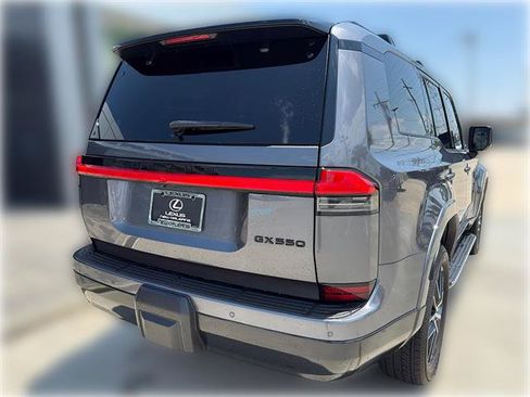 Used 2024 Lexus GX 550 w/ Accessory Package (Z1) AWD/4WD image 9