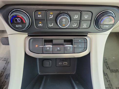 Used 2023 GMC Acadia Denali w/ Denali Ultimate Package image 23