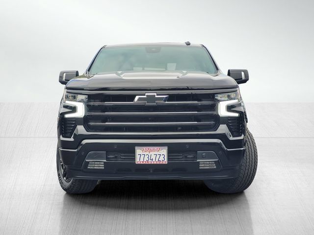 Used 2024 Chevrolet Silverado 1500 High Country w/ Midnight Edition AWD/4WD image 2