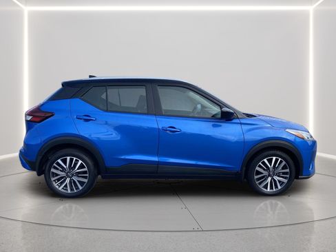 Used 2023 Nissan Kicks SV FWD image 5