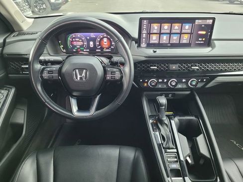 Used 2024 Honda Accord Touring image 7