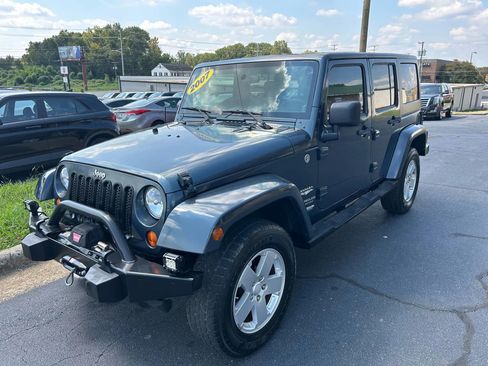 Used 2007 Jeep Wrangler Unlimited Sahara image 3