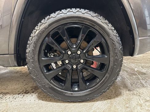 Certified 2020 Jeep Grand Cherokee Altitude image 32