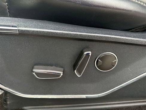 Used 2023 Ford F150 Lightning Platinum image 14