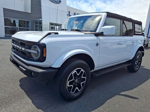 Certified 2022 Ford Bronco Outer Banks AWD/4WD image 5