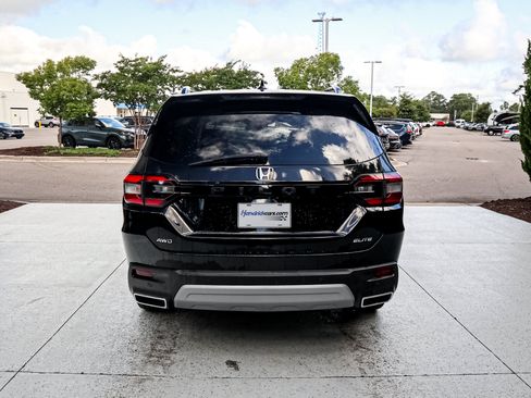 Used 2024 Honda Pilot Elite image 10