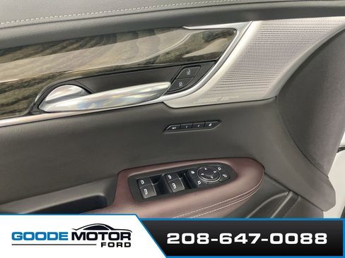Used 2022 Cadillac XT6 Premium Luxury w/ Technology Package AWD/4WD image 9