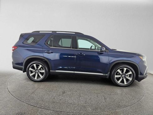 Used 2023 Honda Pilot Elite image 2