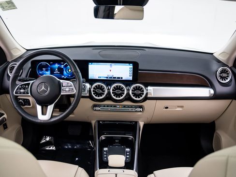 Used 2023 Mercedes-Benz GLB 250 4MATIC image 10