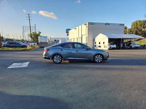 Used 2021 Nissan Sentra SV w/ SV Premium Package image 5