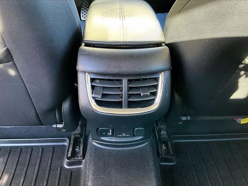 Used 2016 Chevrolet Malibu LT image 15