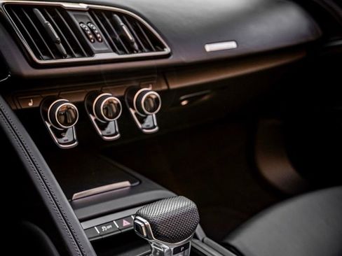 Used 2021 Audi R8 V10 w/ Premium Package image 15