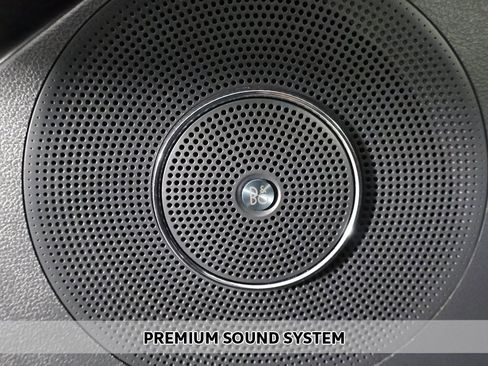 Used 2022 Ford Expedition Limited image 5