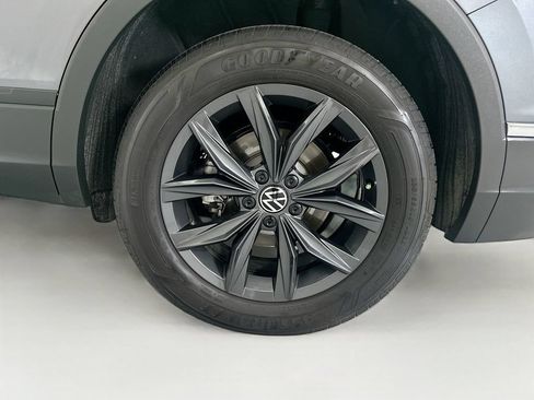 Used 2024 Volkswagen Tiguan SE FWD image 29
