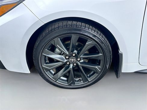 Used 2025 Toyota Corolla SE image 8