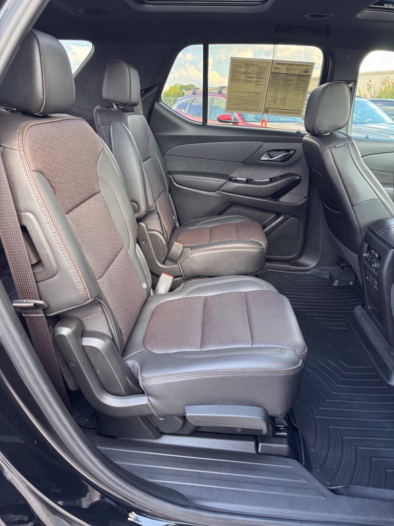 Used 2023 Chevrolet Traverse High Country AWD/4WD image 14