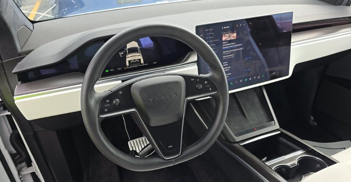Used 2023 Tesla Model X Plaid AWD/4WD image 4