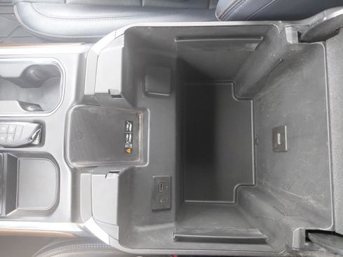 Used 2022 Chevrolet Silverado 1500 High Country w/ High Country Premium Package image 21